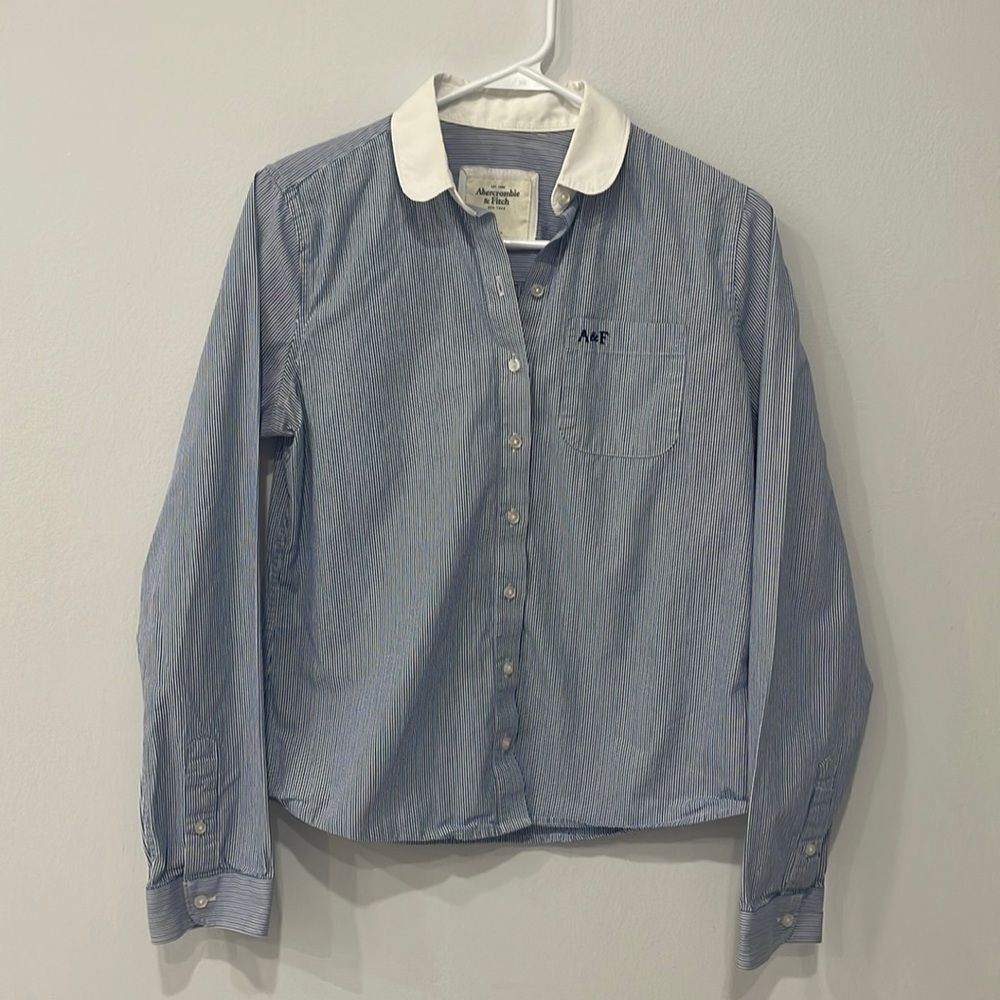Abercrombie & Fitch Women’s Button Up Shirt Blue & White Striped 100%Coton Sz M